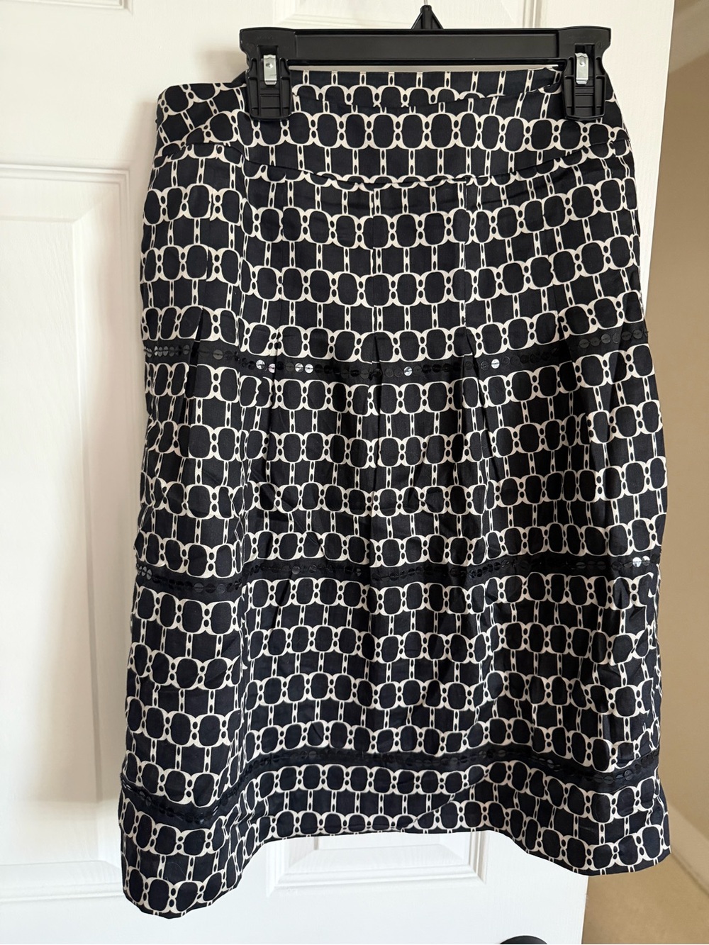 Vintage LOFT Black and White Chain-Pattern A-Line Skirt with Sequins